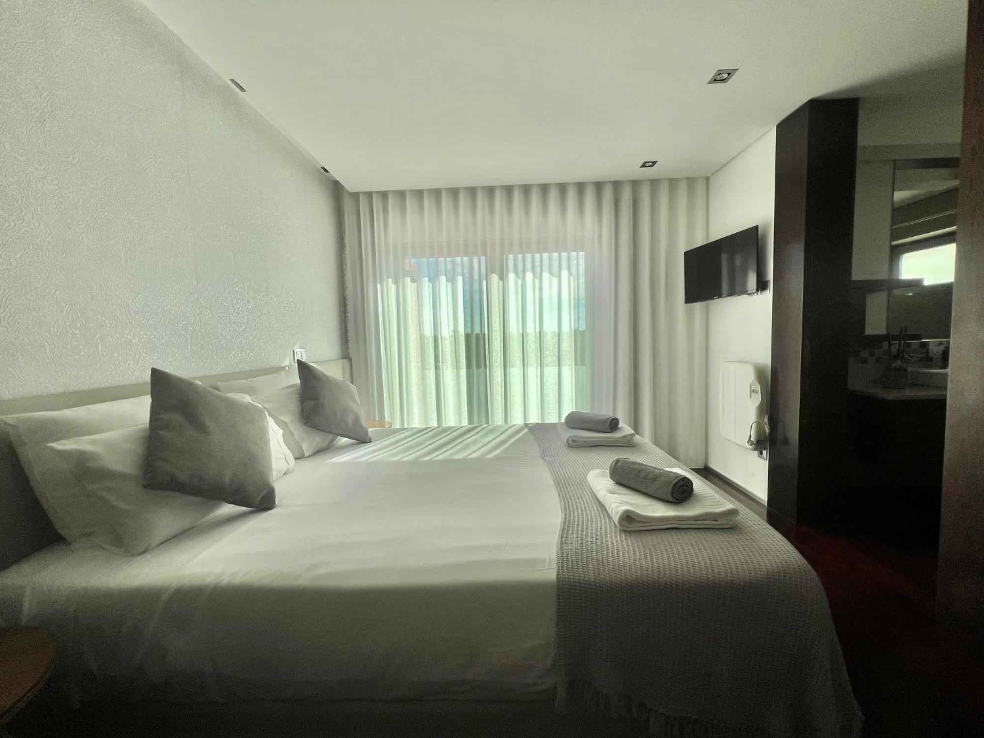 O Cantinho Entre A Ria E O Mar - With Hot Water Pool All Year Round Torreira Extérieur photo